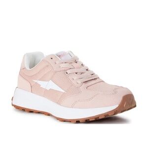 Women’s retro athletic sneakers